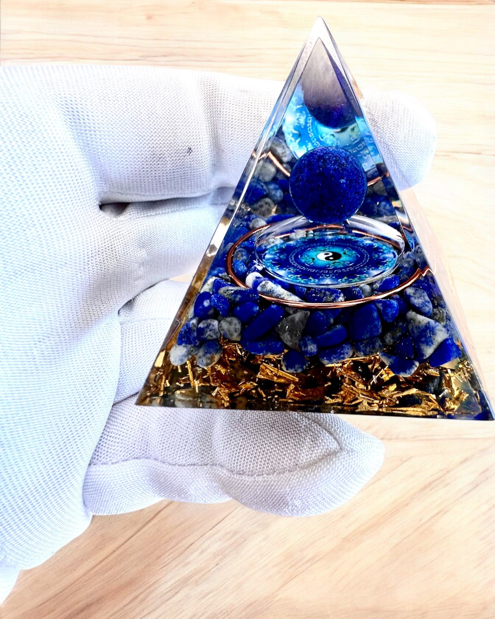 Energi Pyramide orgonit "Zenith" med Lapis Lazuli, perfekt som gave