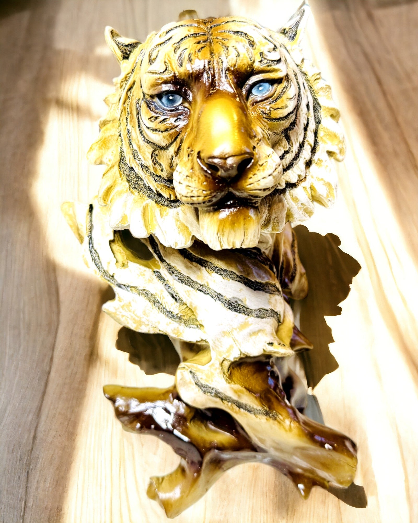 Statuette "Tiger Kongen af Junglen" med mulighed for gravering, figur 29 cm høj, dekoration til gave