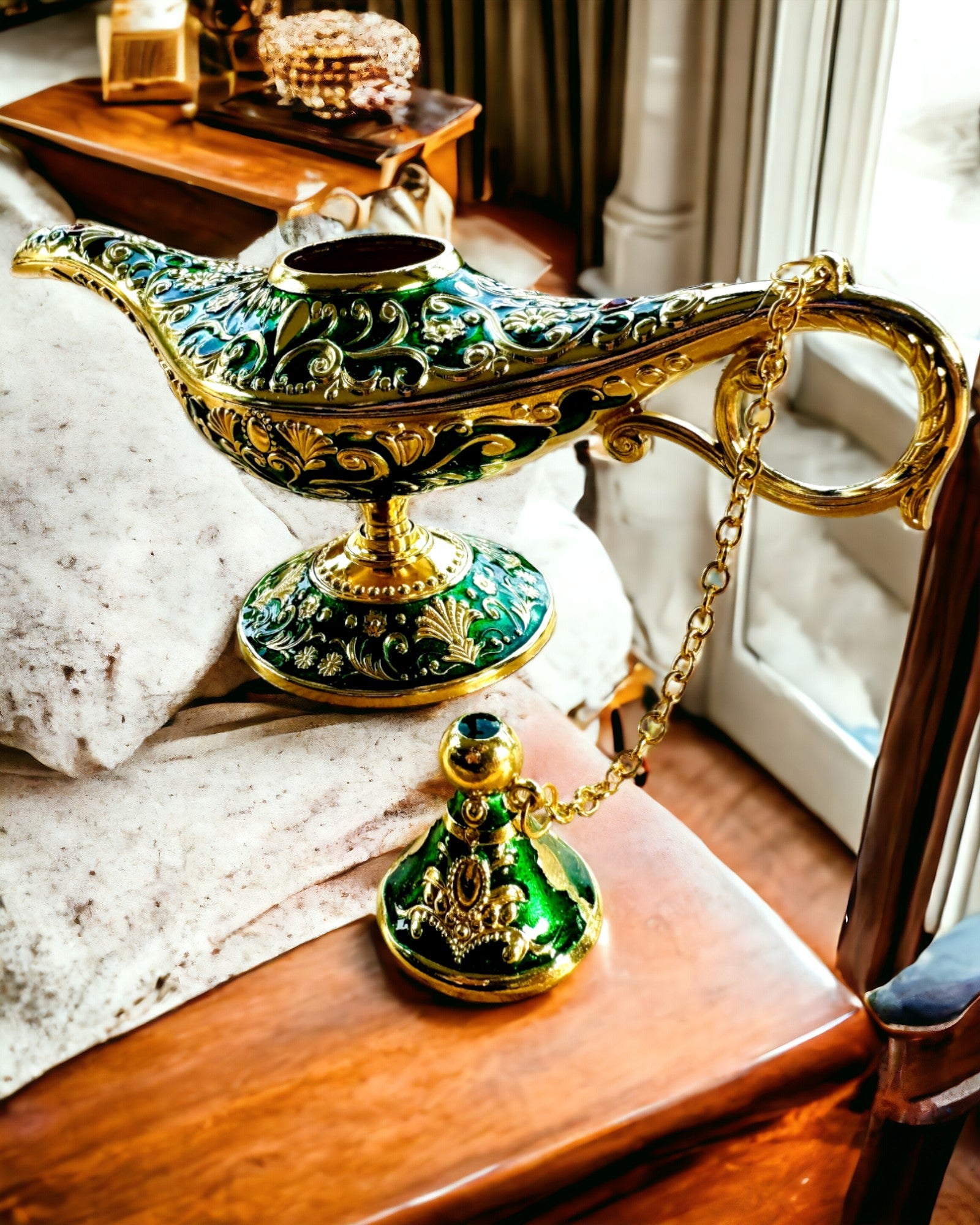 Magisk Aladdin Lampe med Gravering Mulighed - Mørkegrøn Variant, flettet med guld