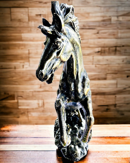 Noblesse - Figur, Statue af Hest i Bevægelse - mulighed for personalisering med gravering som gave