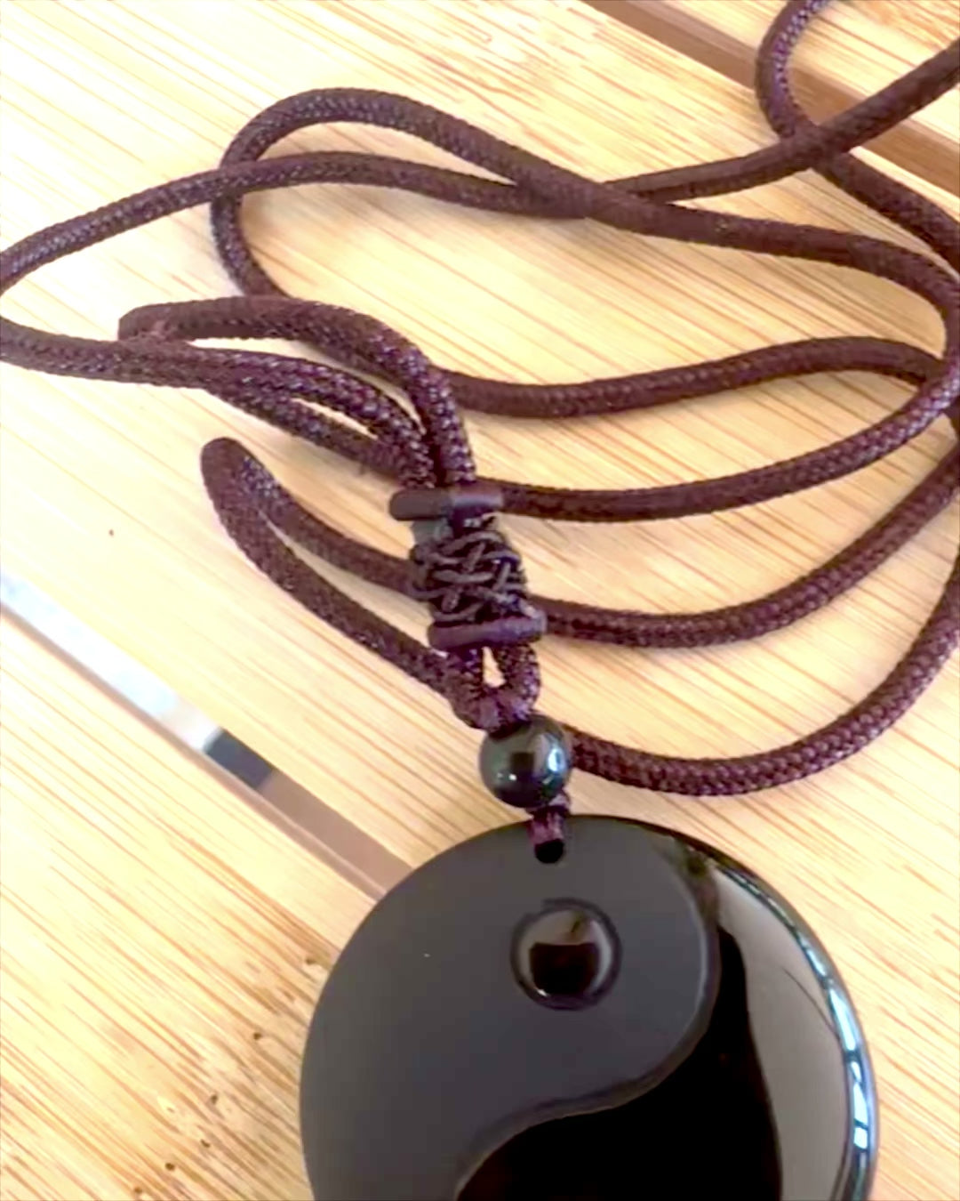 Boho halskæde med obsidian Yin Yang Tai Chi, mulighed for personliggørelse med gravering til gave