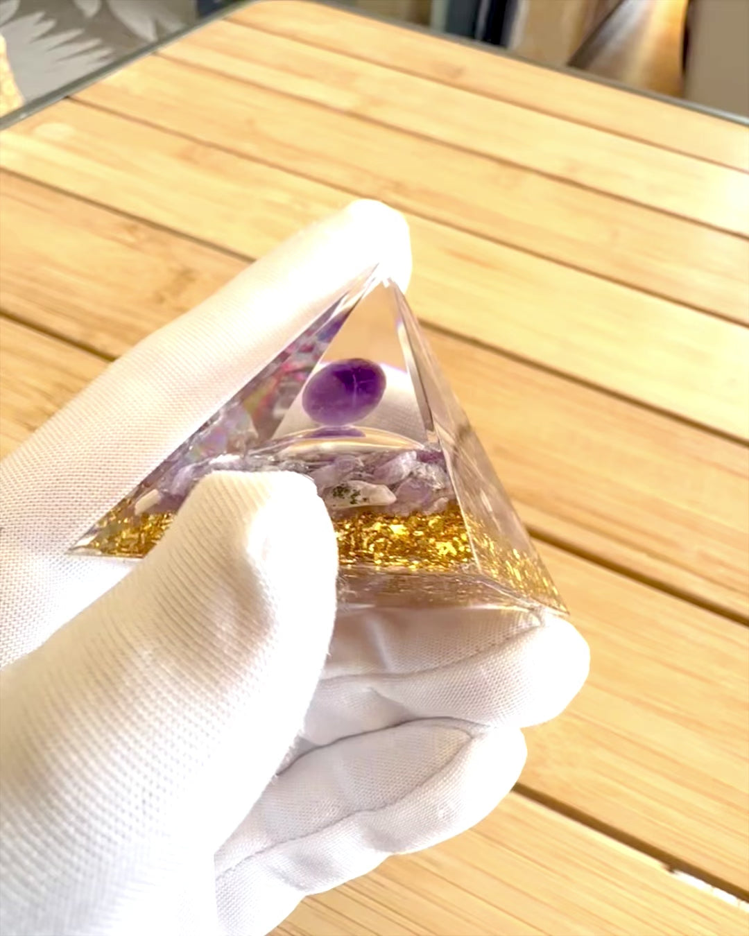 Energipyramide "Amethyst Star" orgonit med ametystkrystaller