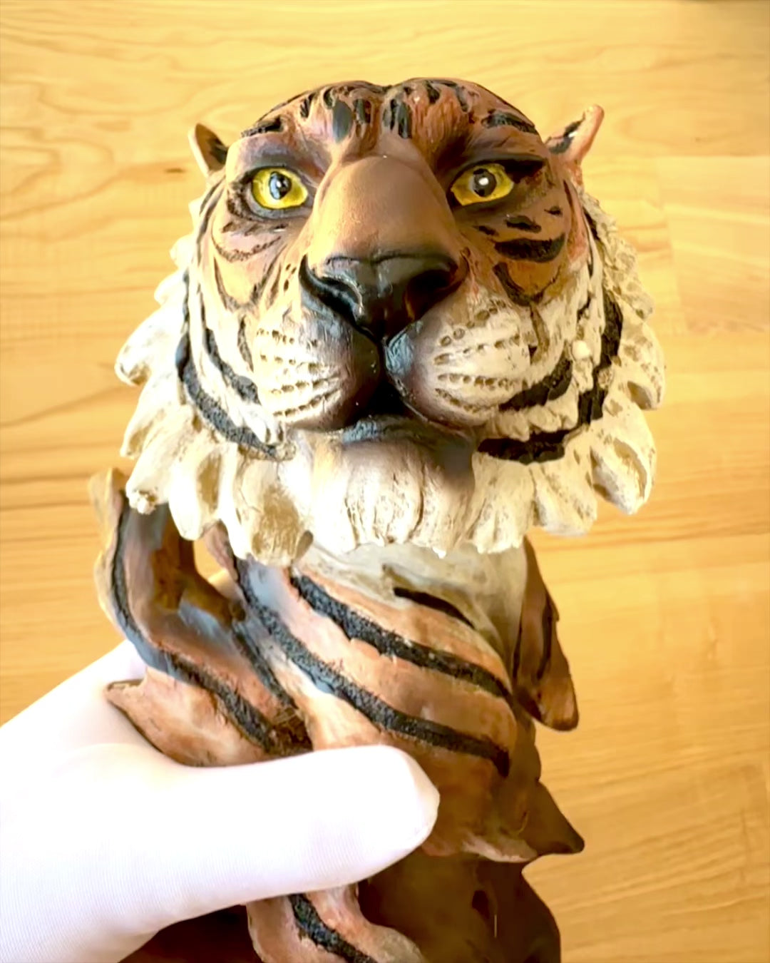 Statuette "Tiger Kongen af Junglen" med mulighed for gravering, figur 29 cm høj, dekoration til gave