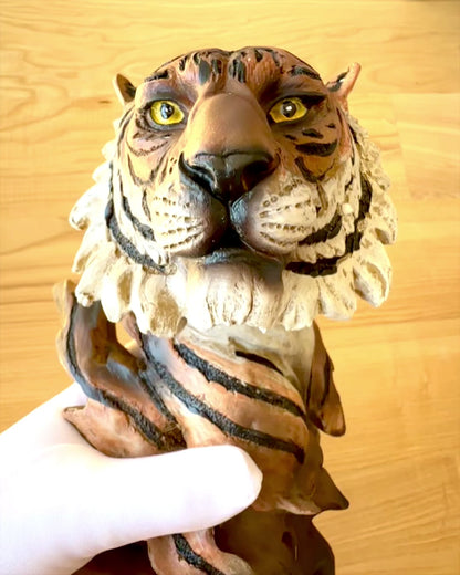 Statuette "Tiger Kongen af Junglen" med mulighed for gravering, figur 29 cm høj, dekoration til gave